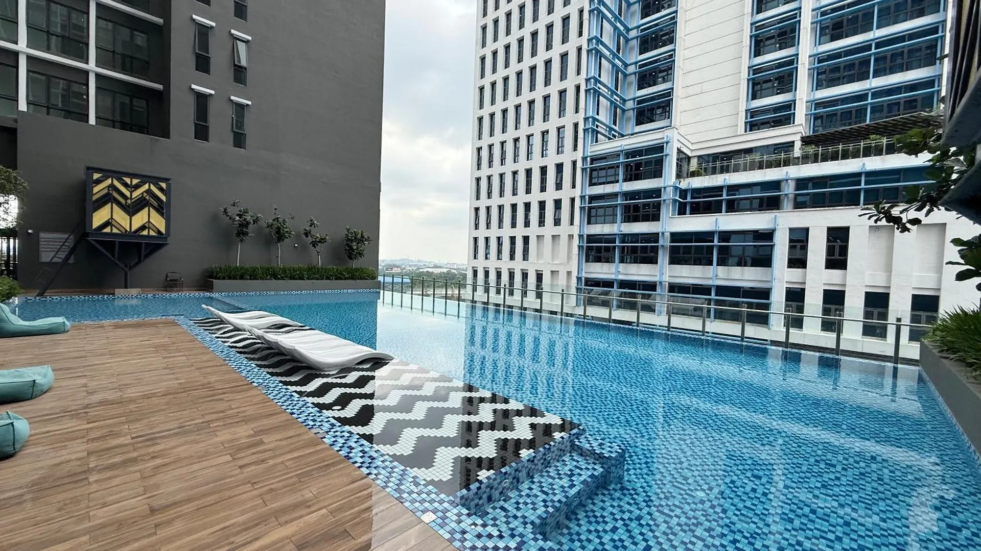 Alinea 22-28, Shah Alam Aparthotel
